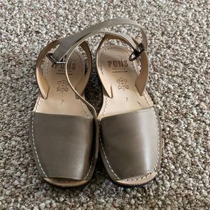Pons grey sandal size 7 (worn 3x)